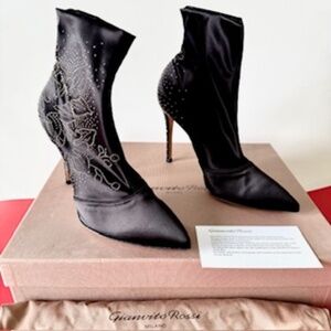 NWT Gianvito Rossi Black Satin studs Booties sz 39